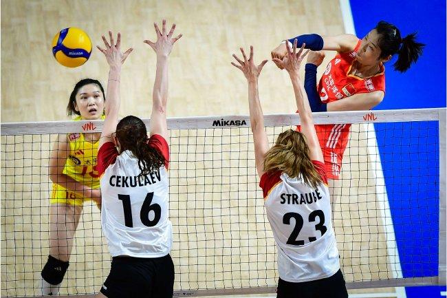 女排世联赛中国3-0轻取德国 4将得分上双夺第7胜
