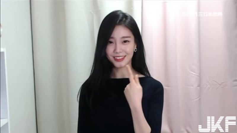 【博狗扑克】南韓「最美空姐」不飛了！轉行改當直播主…月收入狂飆10倍