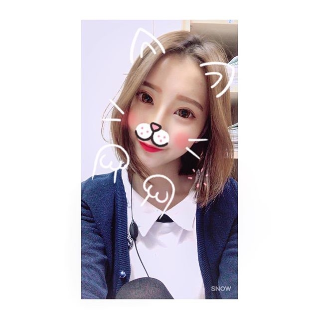 【博狗扑克】醫美診所活招牌！櫃台小護士「子瑜」每天捧著大D嫩乳上班，穿上比基尼後乳量大到爆表..