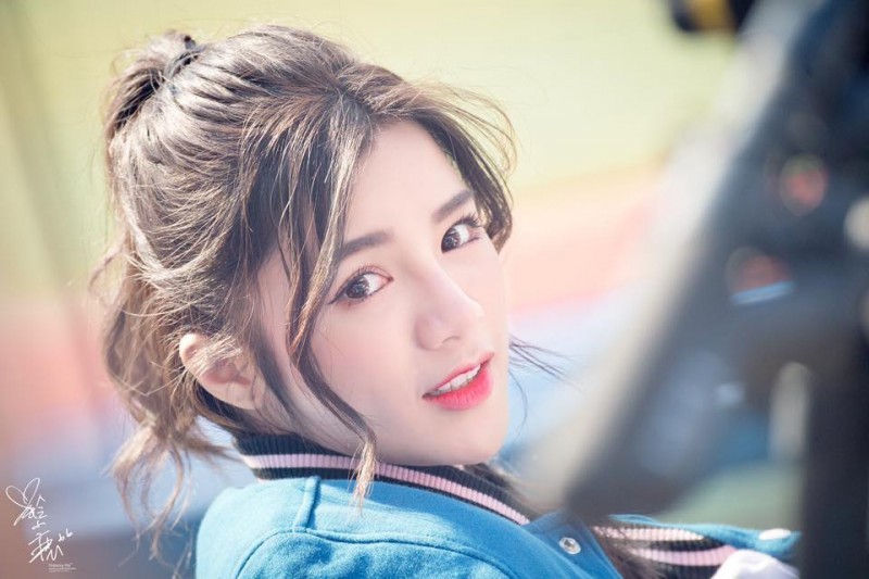 【博狗扑克】最美啦啦隊員！「零死角女神」羚小鹿翹臀雪乳超性感　迷人甜笑更讓人秒醉