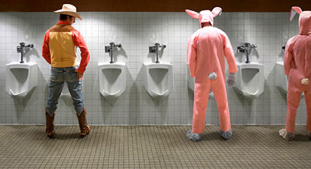 【博狗扑克】自動「烘洗GG小便斗」！男：上完終於不用甩乾了