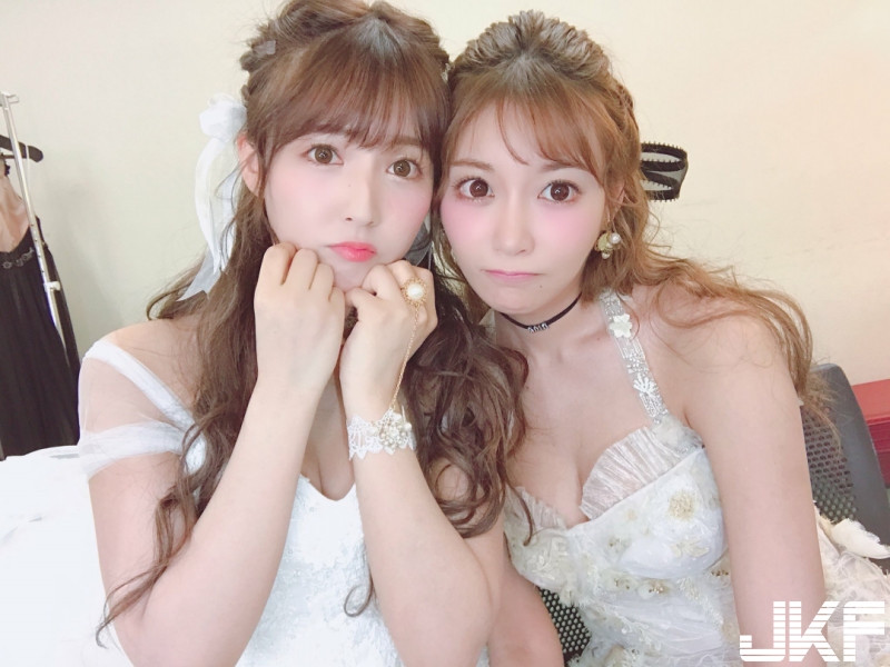 【博狗扑克】有一種友情叫「三上悠亞&明日花綺羅」　雙人「四乳自拍」快把畫面塞爆啦！