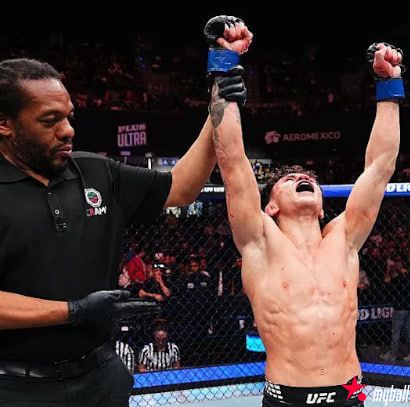 大发体育-“传奇时刻”卡瓦纳爆冷击败前冠军莫雷诺，大发助力你的致富之路！