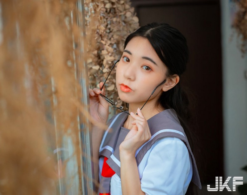 【博狗扑克】制服正妹「瑀彤」無辜感讓人融化，勾起你兒時的初戀回憶！