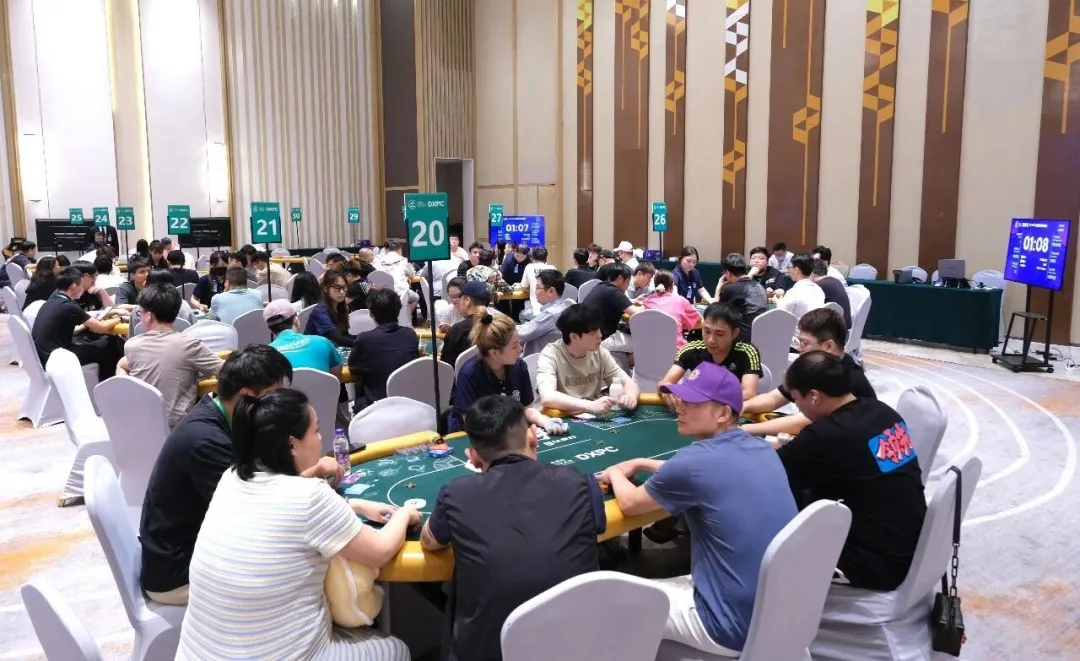 【EV扑克】DXPC丹霞杯 | 常田甜开幕赛逆转登顶，多名巾帼力量展现温柔与强劲！首届亚军女神温祖仪重返赛场
