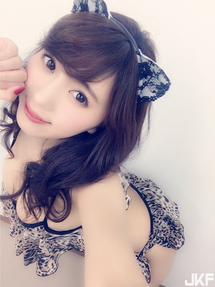 【博狗扑克】喵！貓の日大量「開胸貓」出沒！黑貓白貓只要「有露奶」就是好貓