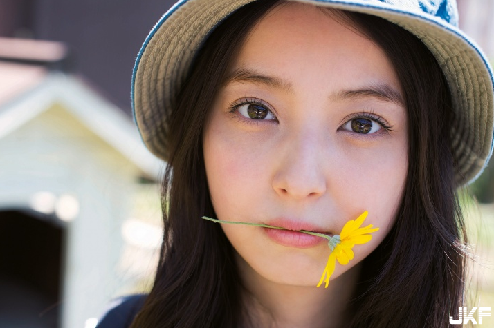 【博狗扑克】佐佐木希突破尺度出新寫真集　「男友視角」清新入浴照讓你遐想無限！