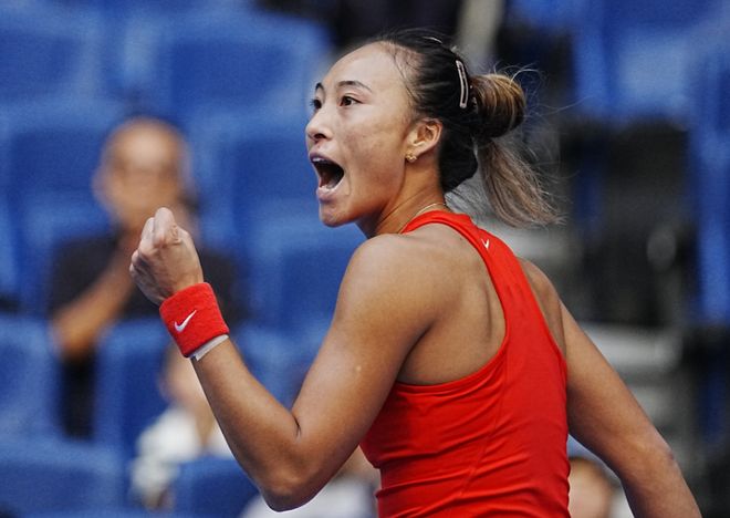 中网女单：郑钦文2-0斯维托丽娜，时隔两年重返四强追平生涯最佳